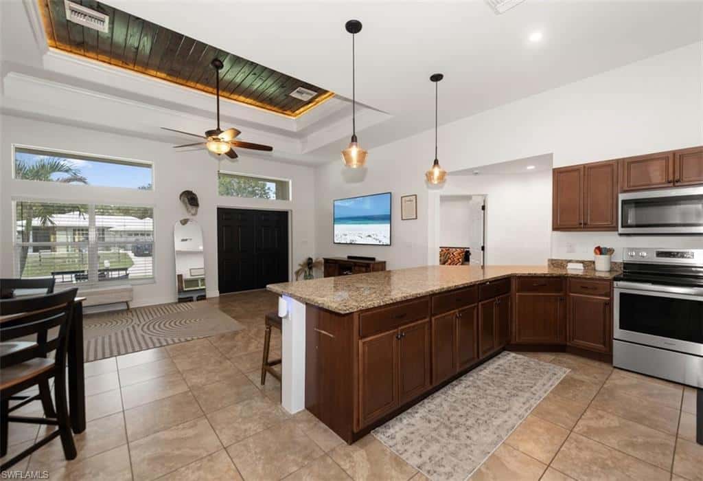 2401 Leavitt Rd, Alva, photo 8