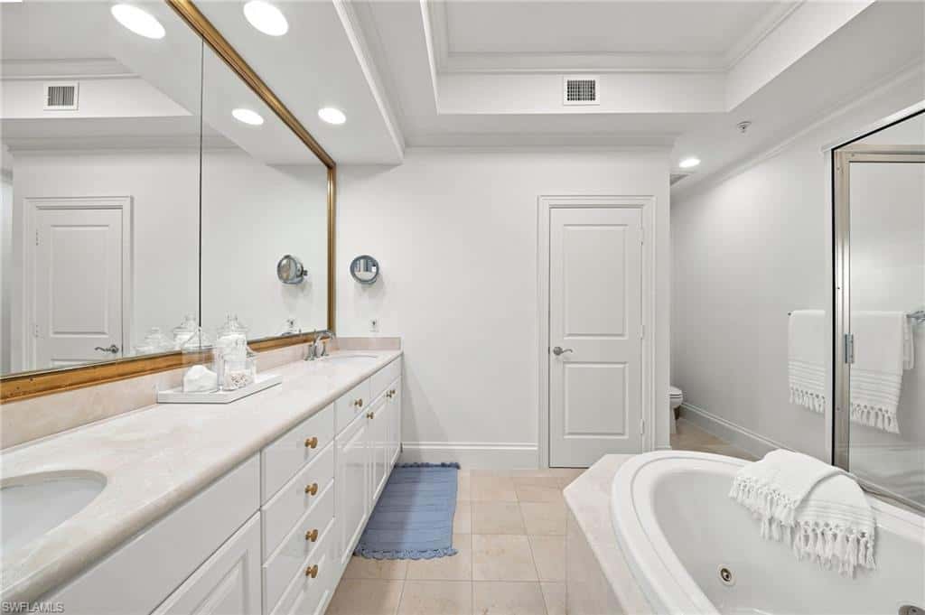411 6th St #301, Naples, photo 17