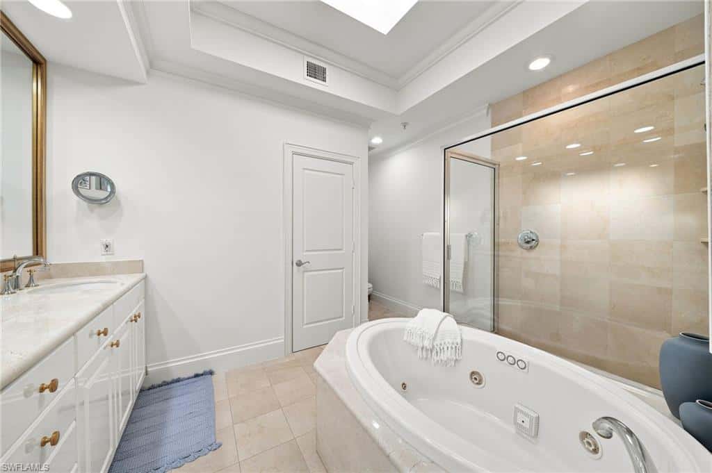 411 6th St #301, Naples, photo 16