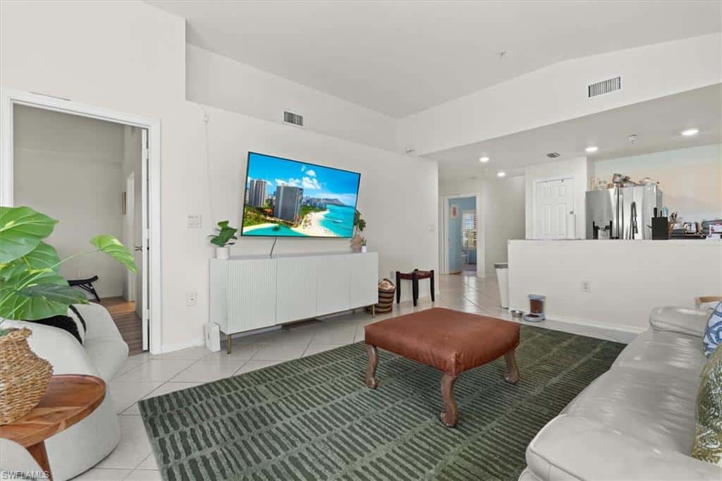 4420 Botanical Place Cir #402, Naples, photo 4