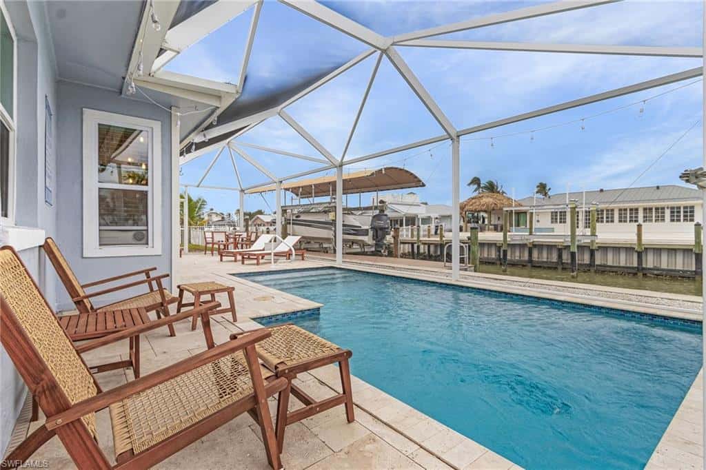 467 Madison Ct, Fort Myers Beach, photo 6