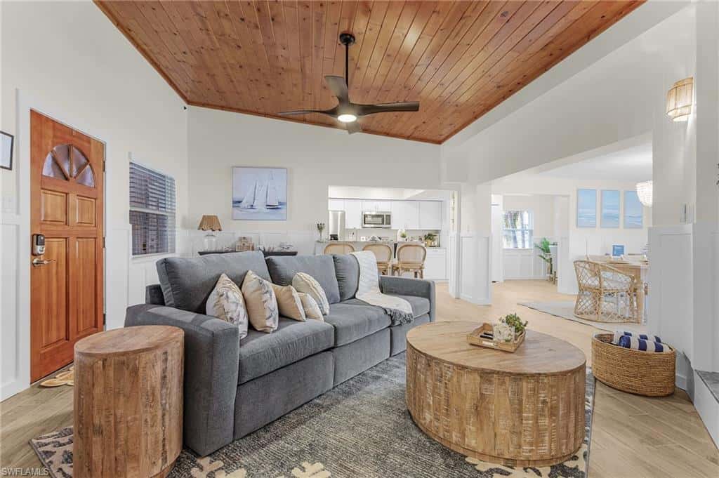 467 Madison Ct, Fort Myers Beach, photo 16