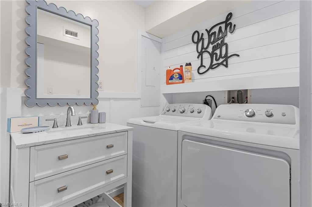 467 Madison Ct, Fort Myers Beach, photo 26