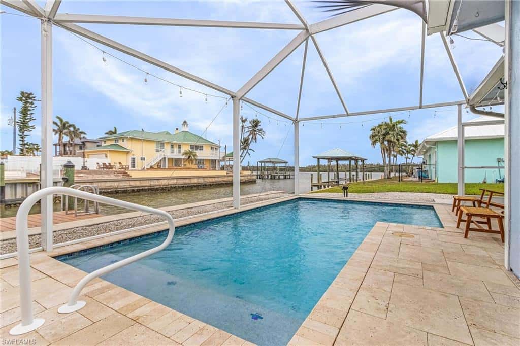 467 Madison Ct, Fort Myers Beach, photo 10