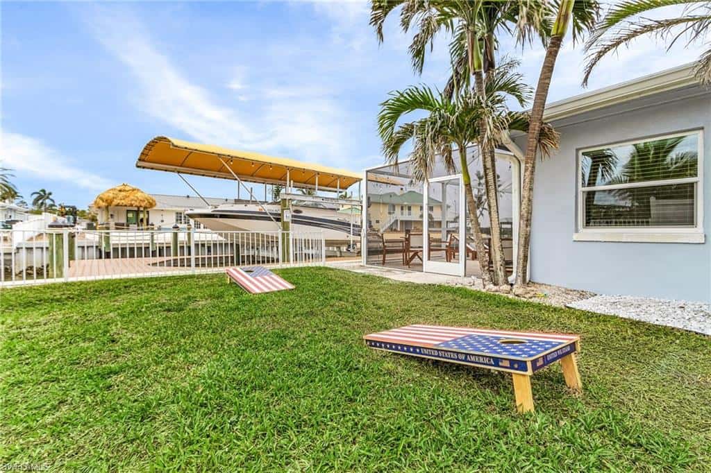 467 Madison Ct, Fort Myers Beach, photo 11