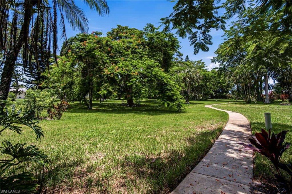 664 Pompano Dr, Naples, photo 39