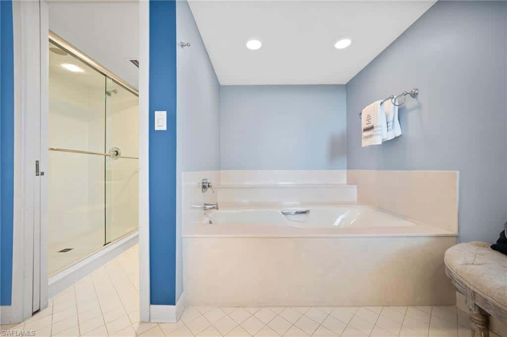 5555 Heron Point Dr #302, Naples, photo 23