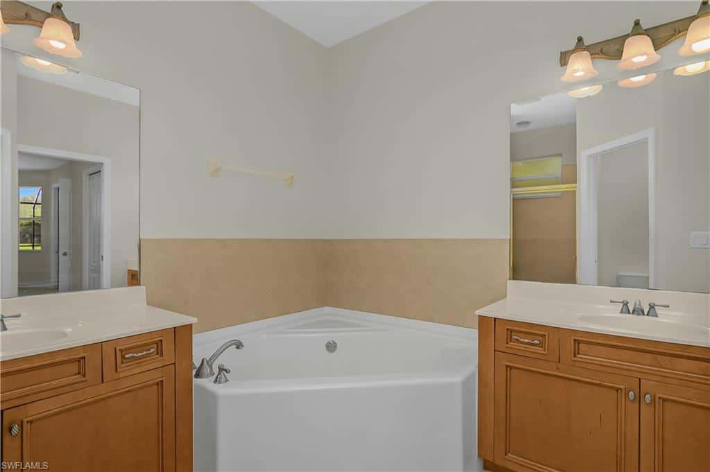 20301 Ardore Ln, Estero, photo 31