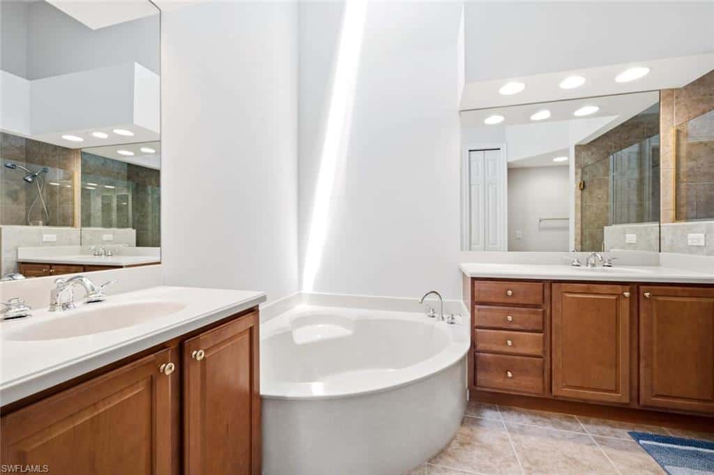 7877 Hawthorne Dr #104, Naples, photo 24