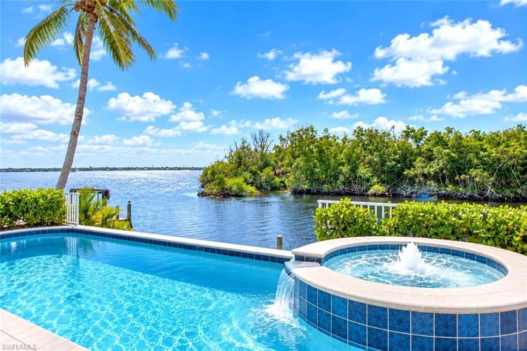 2368 Coral Point Dr, Cape Coral, photo 5