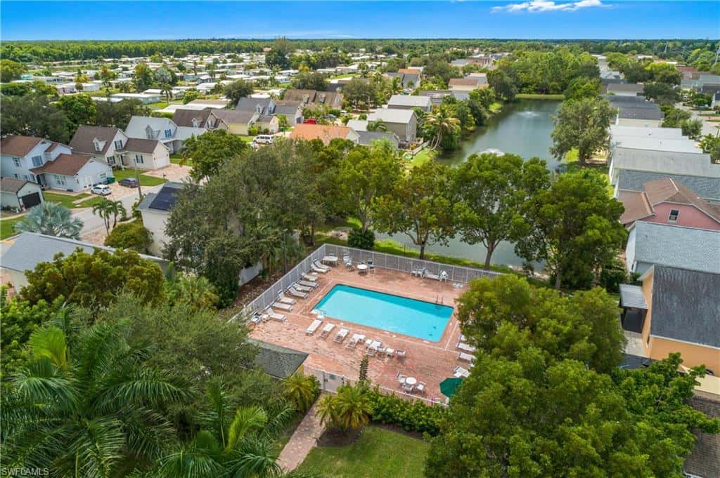 538 Leawood Cir, Naples, photo 39