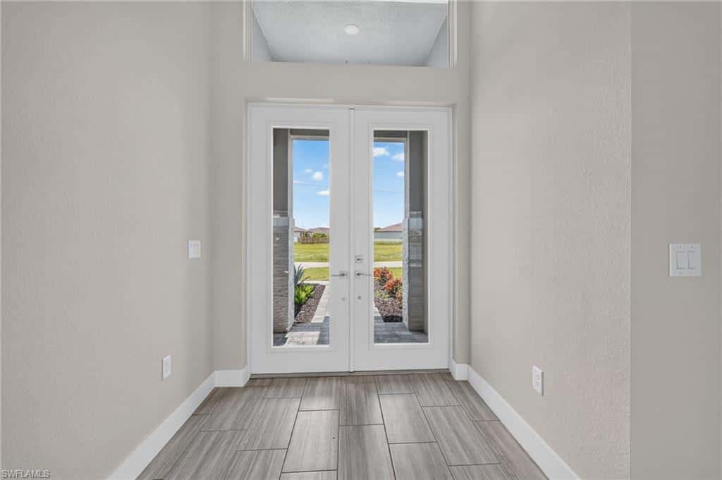 913 33rd Pl, Cape Coral, photo 5