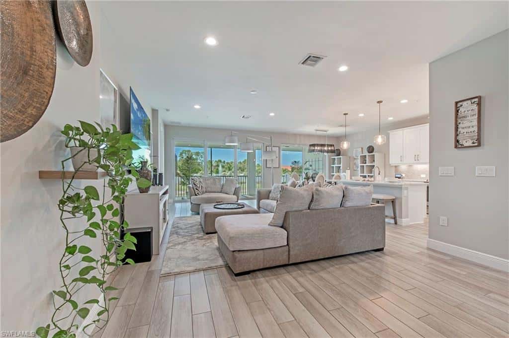 2555 Seychelles Dr #407, Naples, photo 5