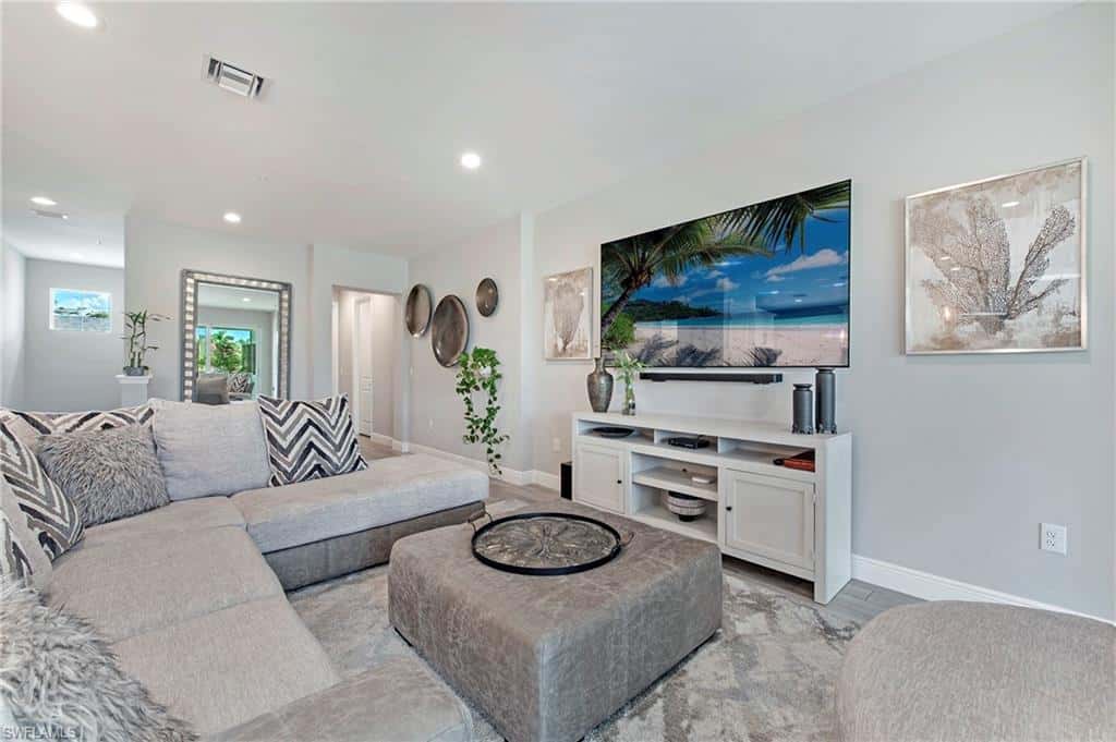 2555 Seychelles Dr #407, Naples, photo 4