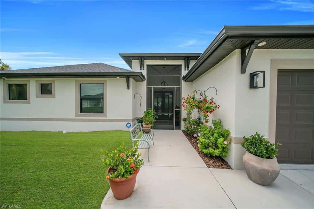 609 Clayton Ave, Lehigh Acres, photo 5