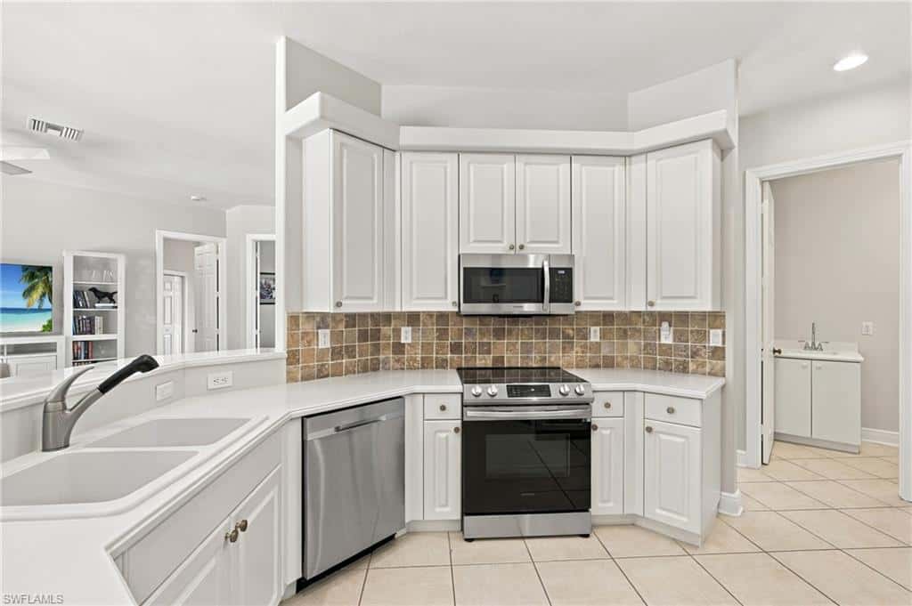 1124 Augusta Falls Way, Naples, photo 7