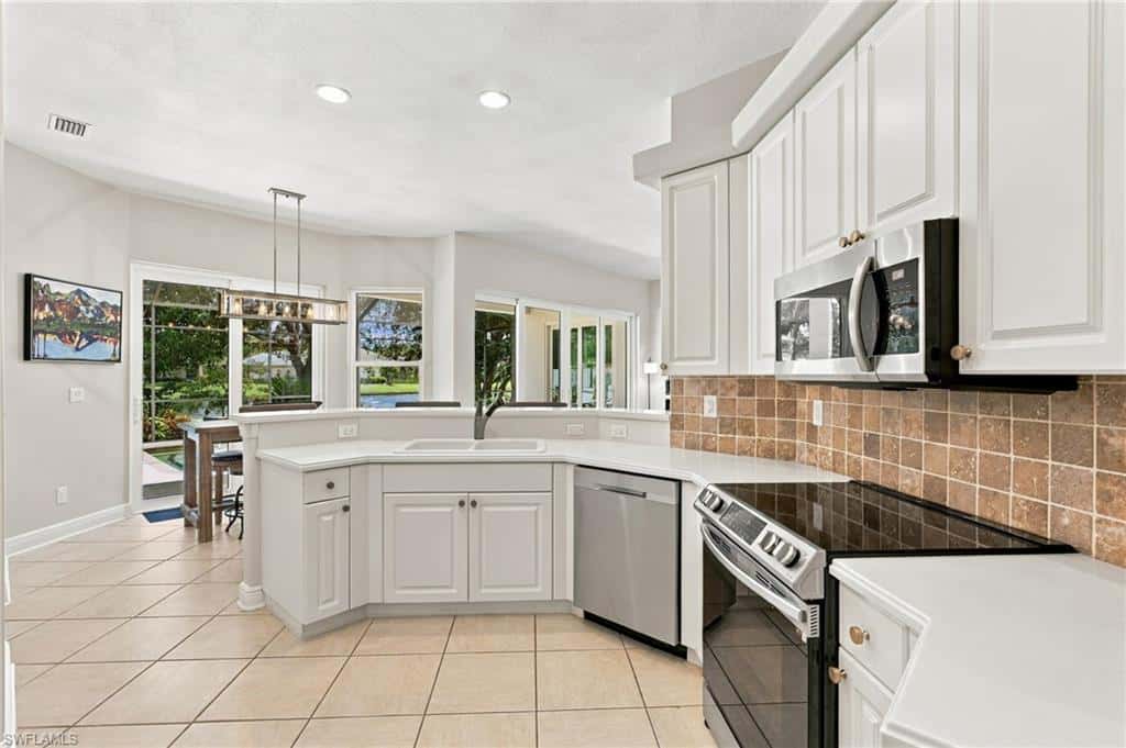 1124 Augusta Falls Way, Naples, photo 9