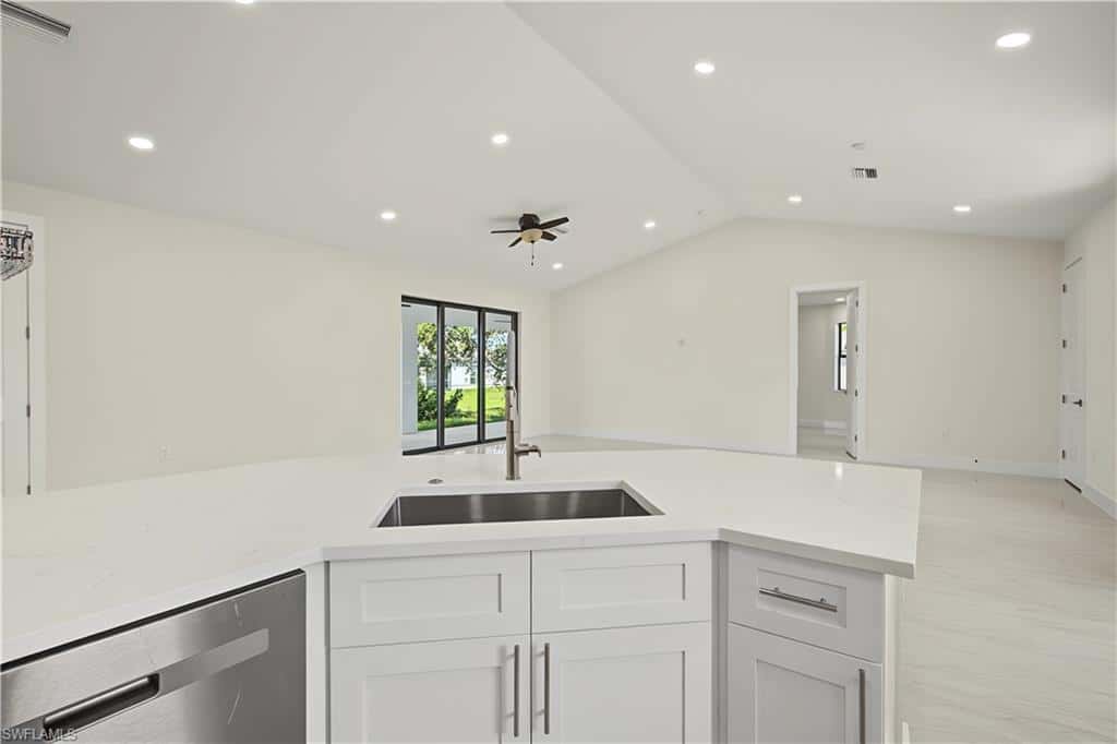 820 Lystra Ave, Fort Myers, photo 12