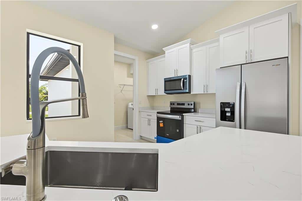 820 Lystra Ave, Fort Myers, photo 7