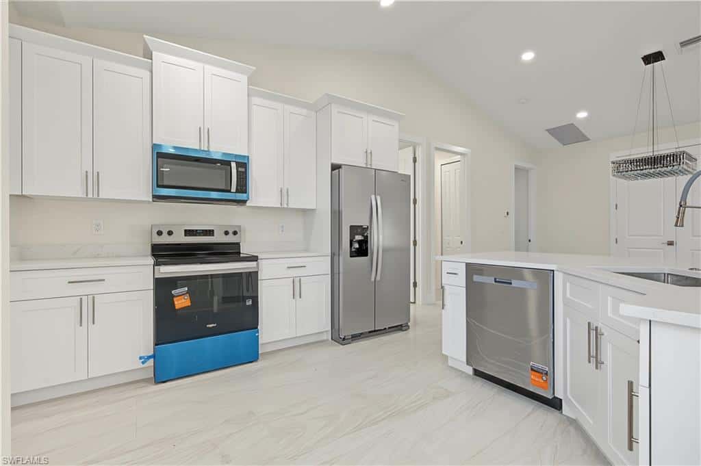 820 Lystra Ave, Fort Myers, photo 8