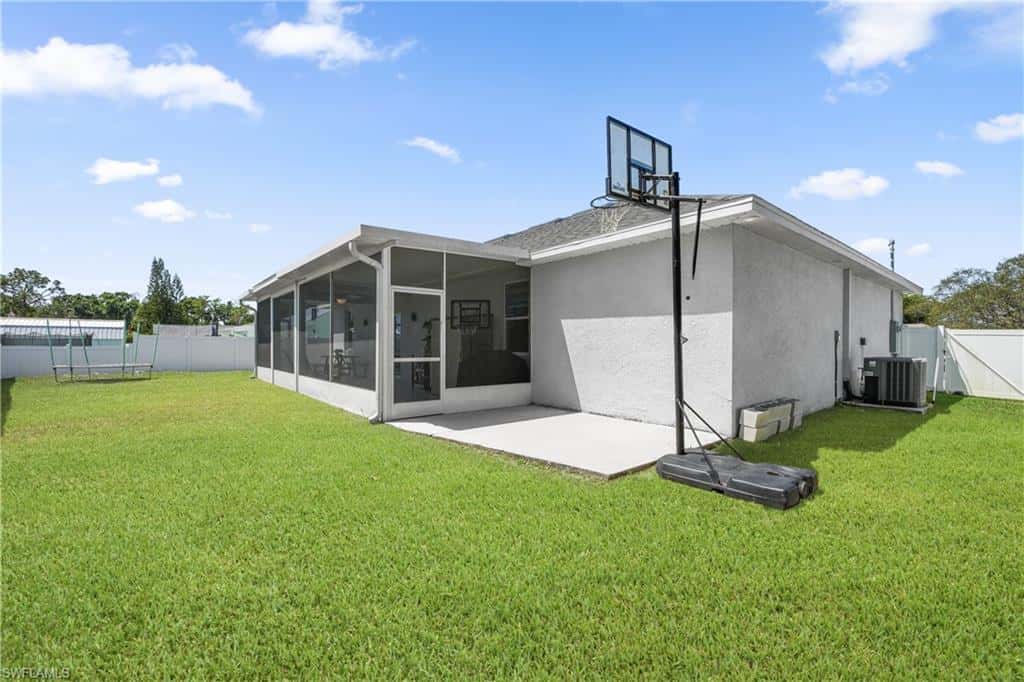 27257 Pinecrest Ln, Bonita Springs, photo 5