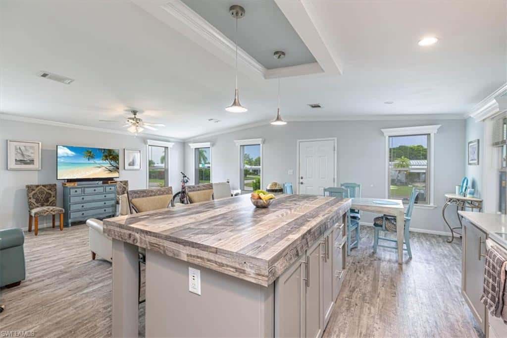 585 Cape Florida Ln, Naples, photo 6