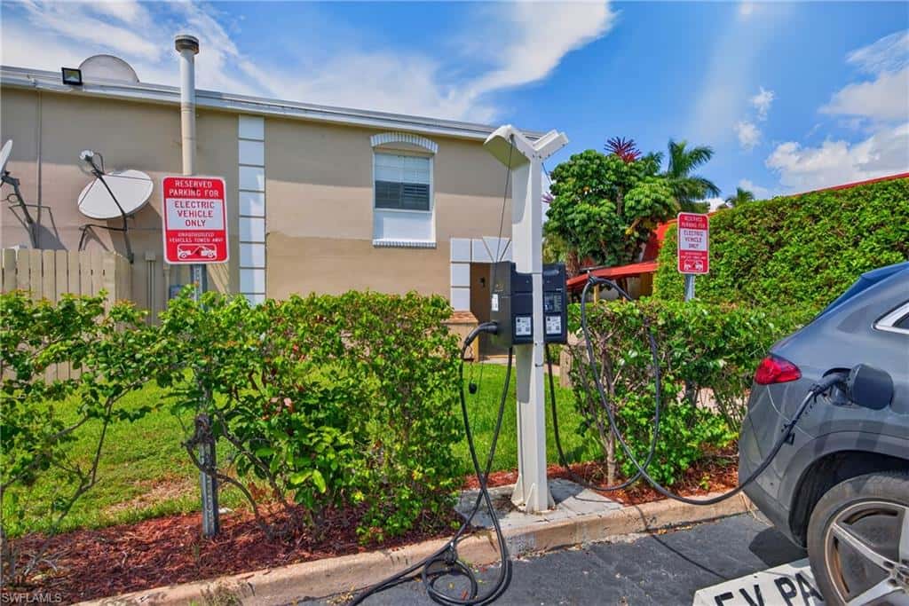 2555 9th St #204, Naples, photo 28