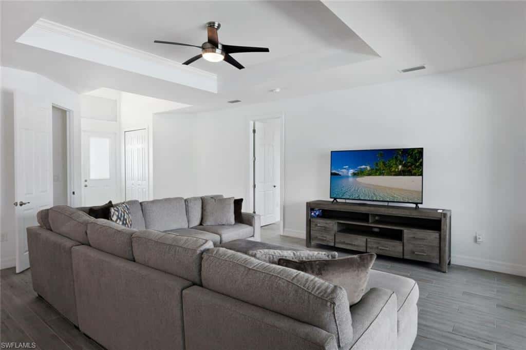 1613 42nd Pl, Cape Coral, photo 11