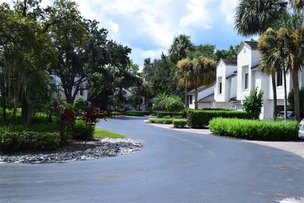 27105 Oakwood Lake Dr, Bonita Springs, photo 32
