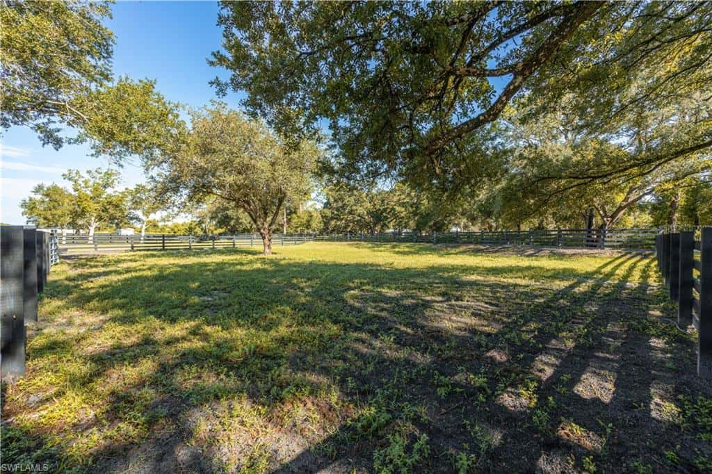 21531 N River Rd, Alva, photo 47