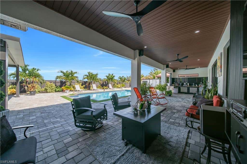 643 18th Ct, Cape Coral, photo 4