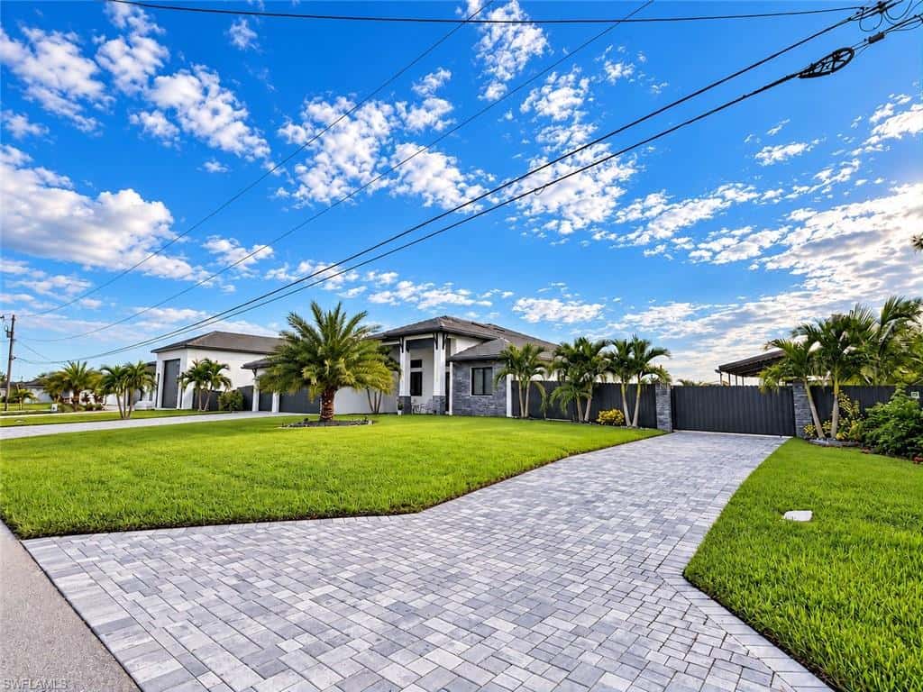 643 18th Ct, Cape Coral, photo 24