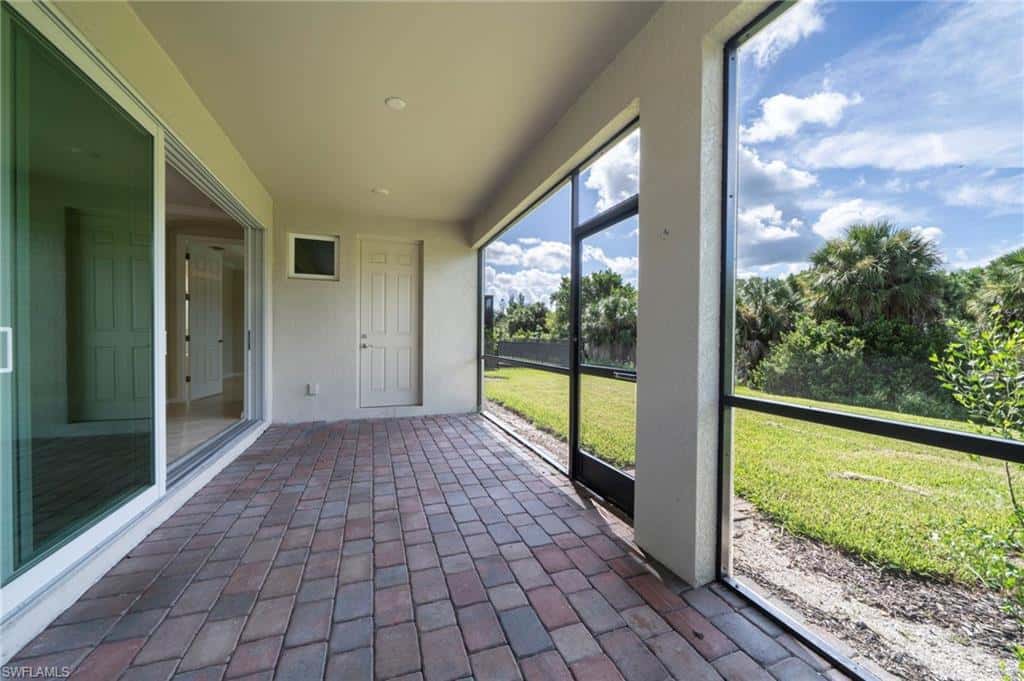8051 Venetian Pointe Dr, Fort Myers, photo 5