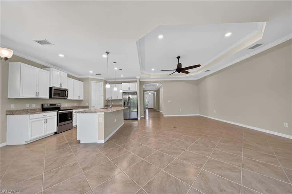 8051 Venetian Pointe Dr, Fort Myers, photo 11