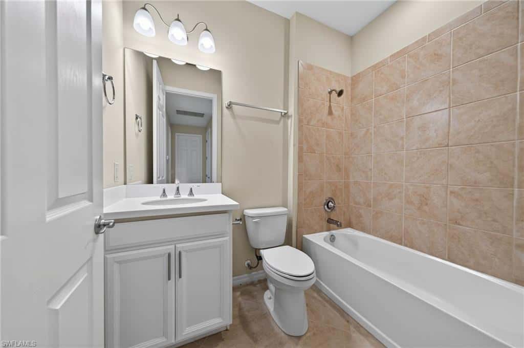 8051 Venetian Pointe Dr, Fort Myers, photo 30