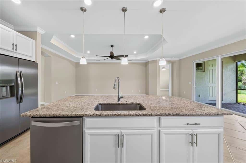 8051 Venetian Pointe Dr, Fort Myers, photo 16