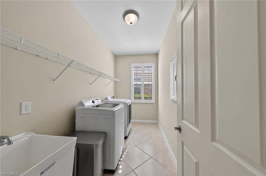 8051 Venetian Pointe Dr, Fort Myers, photo 33