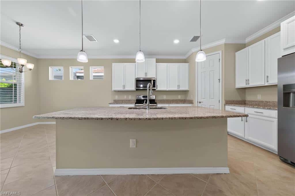 8051 Venetian Pointe Dr, Fort Myers, photo 13