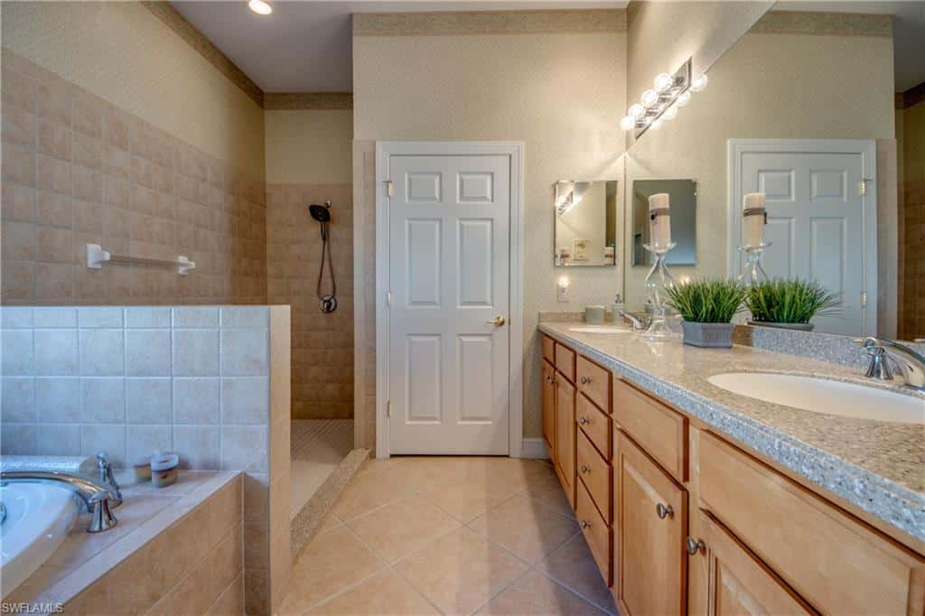 10530 Bellagio Dr, Fort Myers, photo 17
