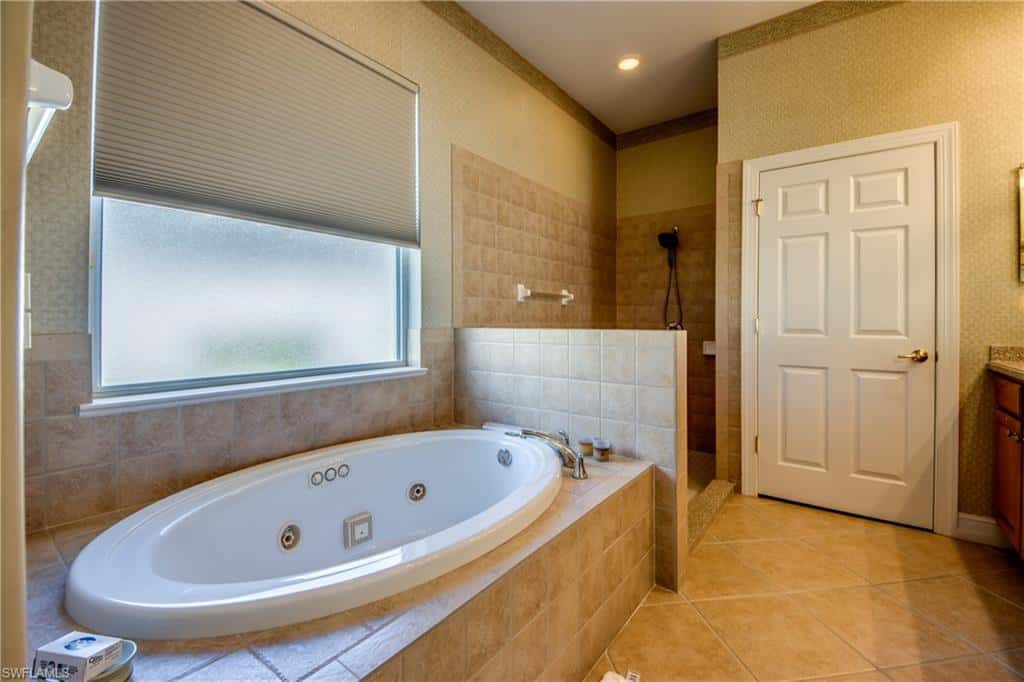 10530 Bellagio Dr, Fort Myers, photo 18