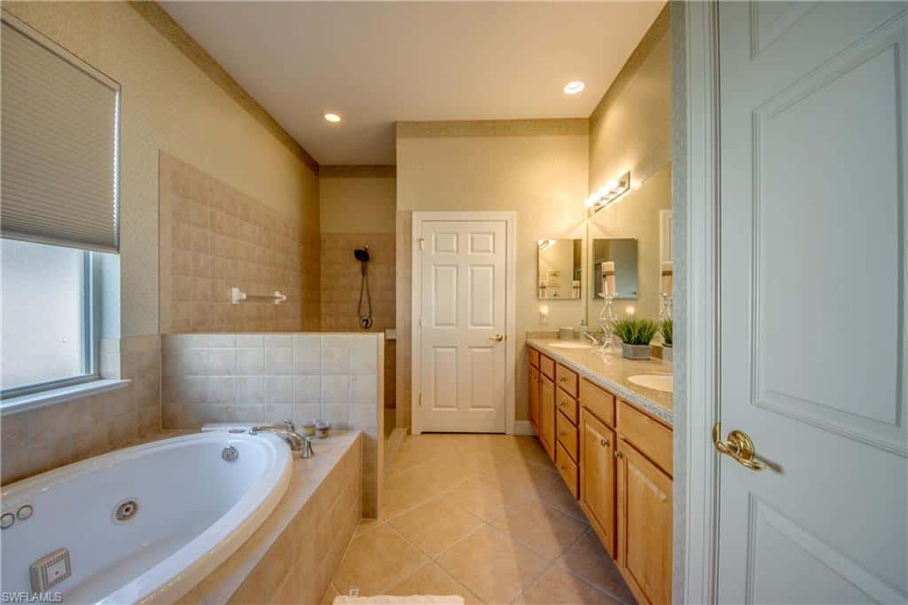 10530 Bellagio Dr, Fort Myers, photo 19