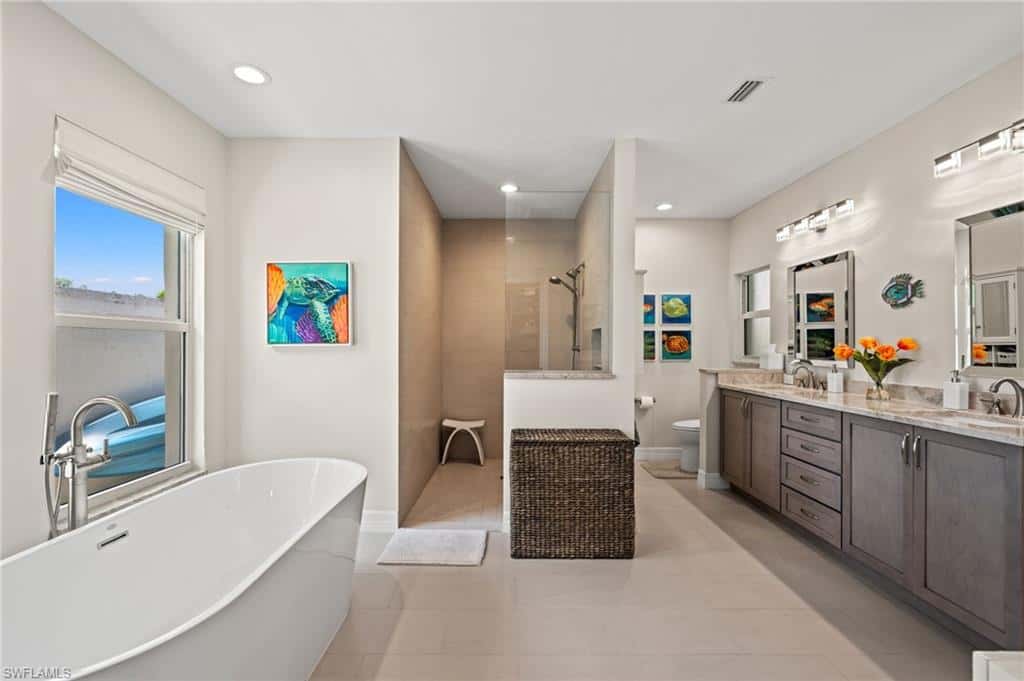 2114 Imperial Golf Course Blvd, Naples, photo 14