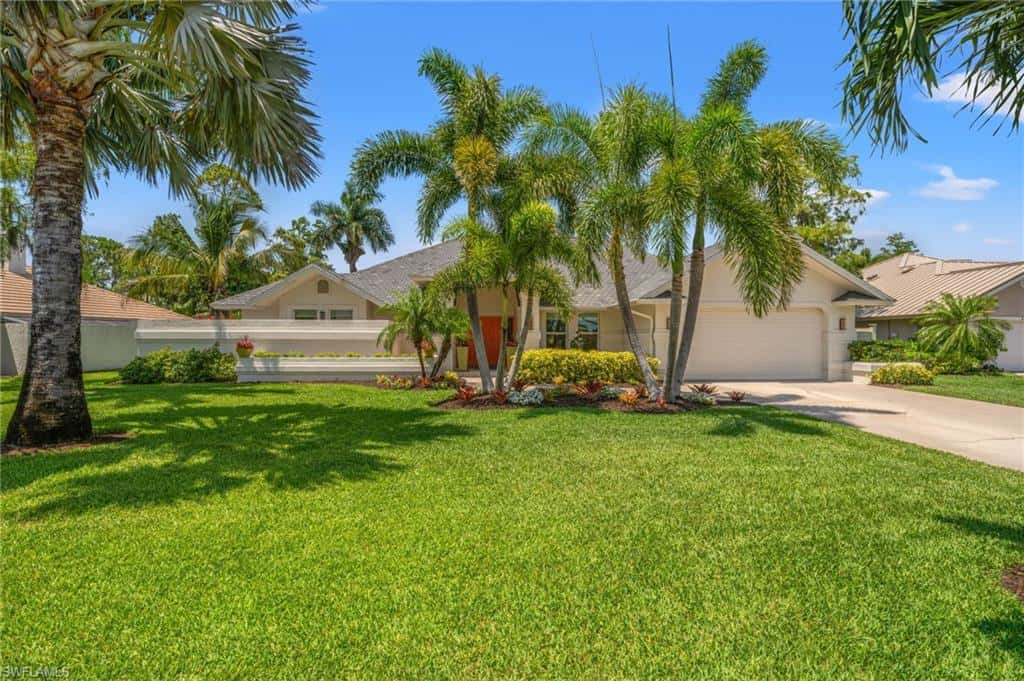 2114 Imperial Golf Course Blvd, Naples, photo 37
