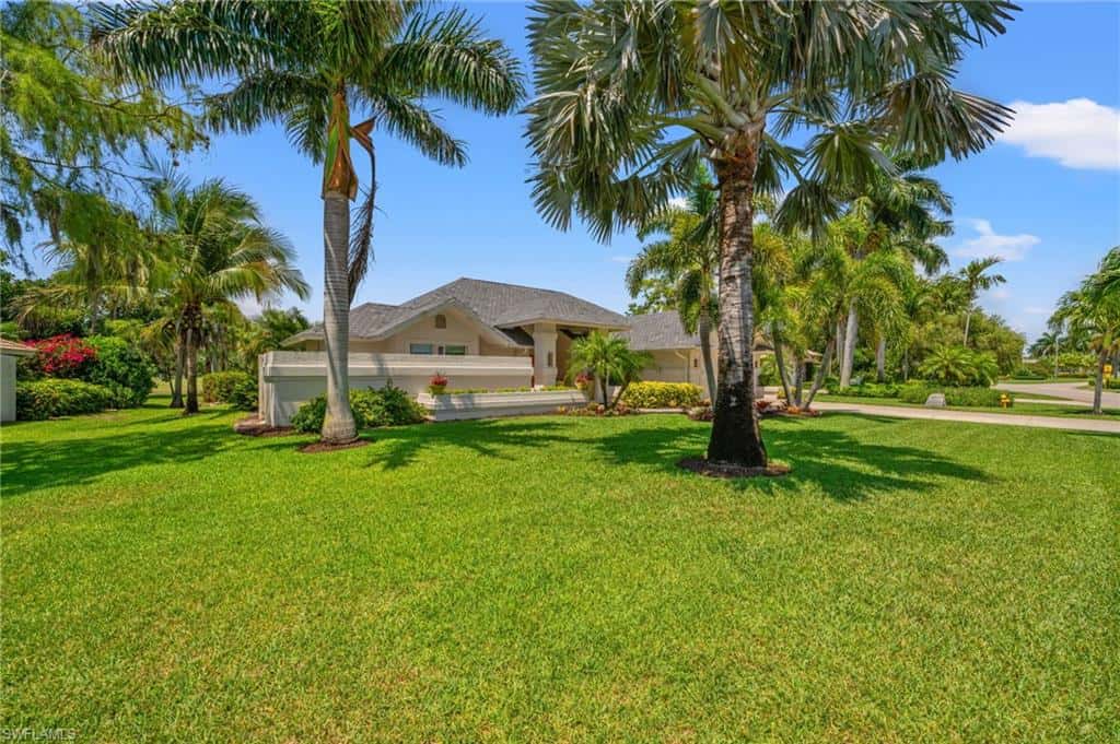 2114 Imperial Golf Course Blvd, Naples, photo 29