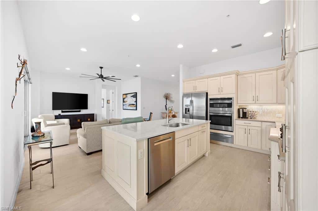 8062 Signature Club Cir #201, Naples, photo 17