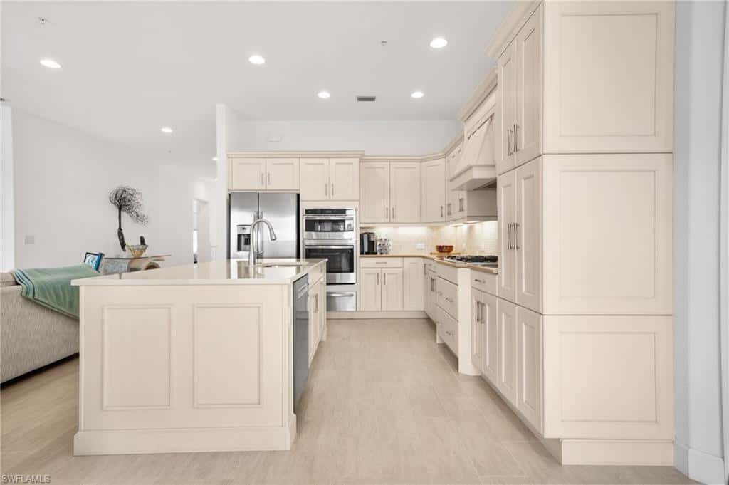 8062 Signature Club Cir #201, Naples, photo 16