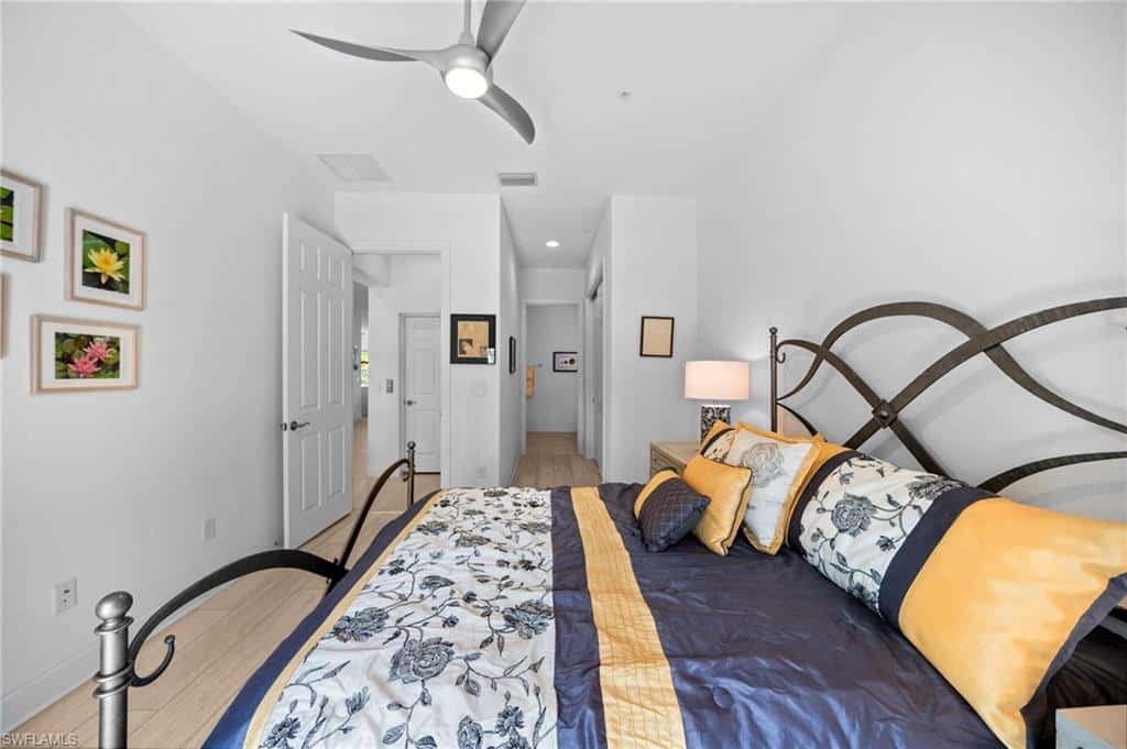 8062 Signature Club Cir #201, Naples, photo 32
