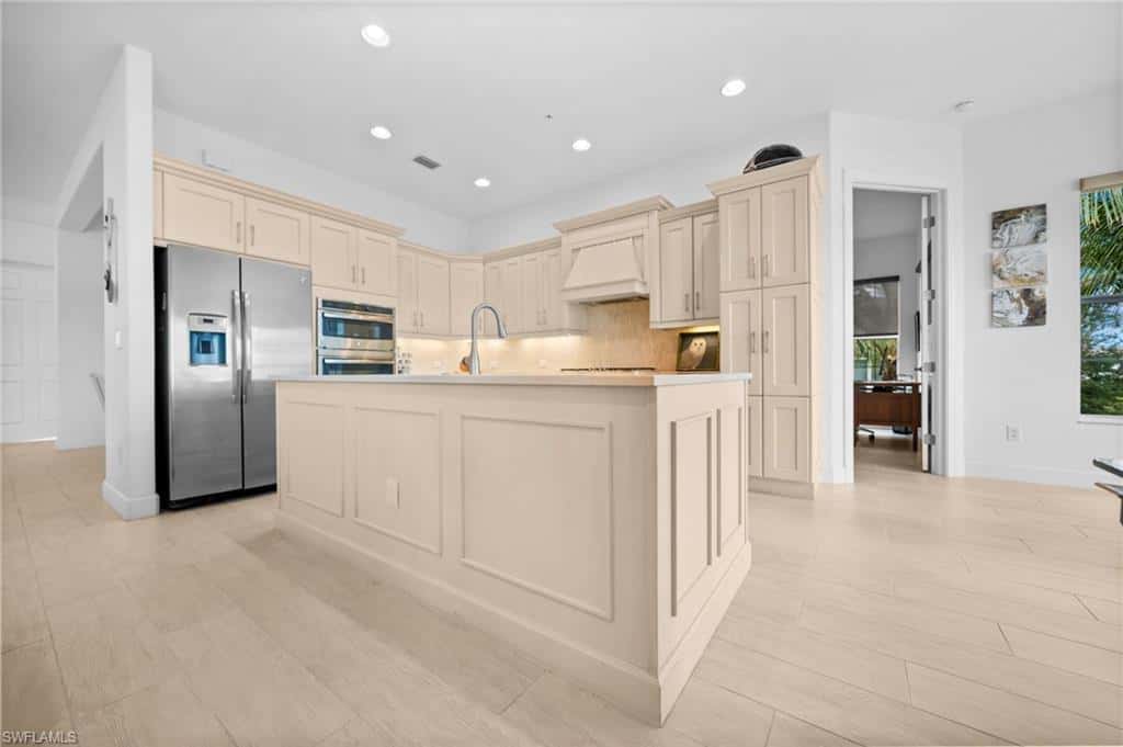 8062 Signature Club Cir #201, Naples, photo 15