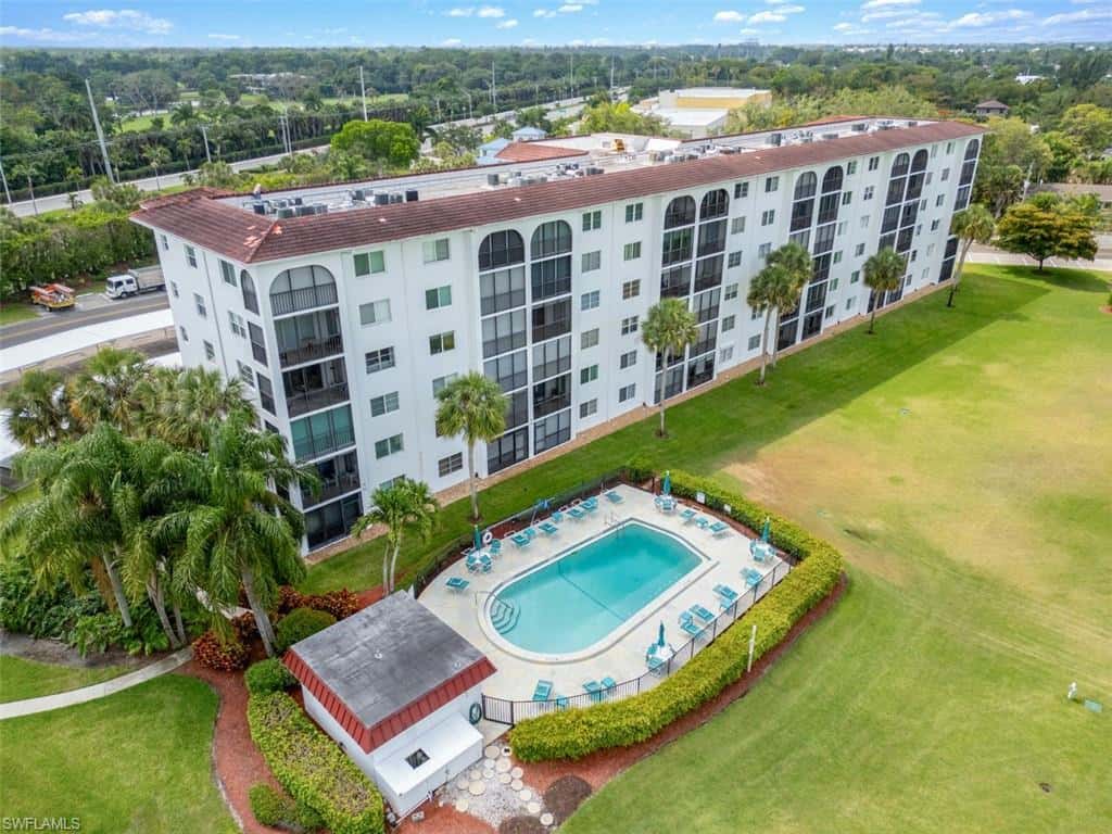 37 High Point Cir #208, Naples, photo 16