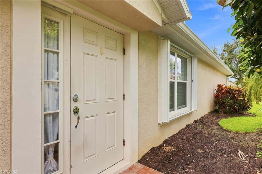 8664 Genova Ct, Naples, photo 32